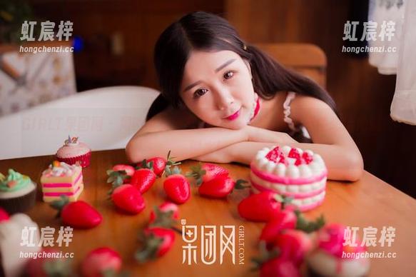 GIRLT果团网 - 周晓唯女仆高清图片：可爱到忍不住想给她端茶倒水！