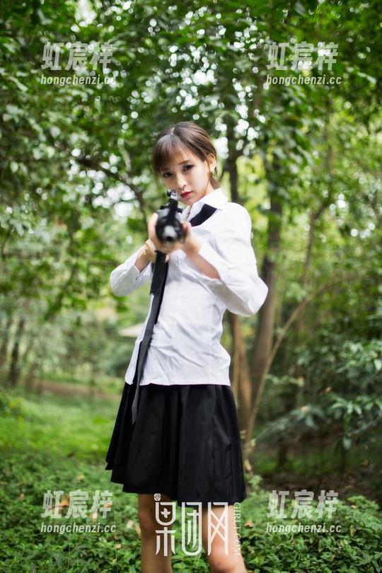 GIRLT果团网 - 龚玥菲制服作品集：光线太好，心跳太快，下载让我接收这份“冲击”。