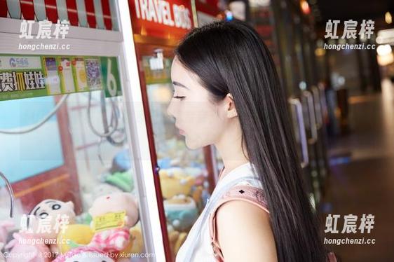 MiiTao蜜桃社-木奈奈 MiiTao蜜桃社 - 图库里的木奈奈:在户外的阳光下,她的魅力无处不在!