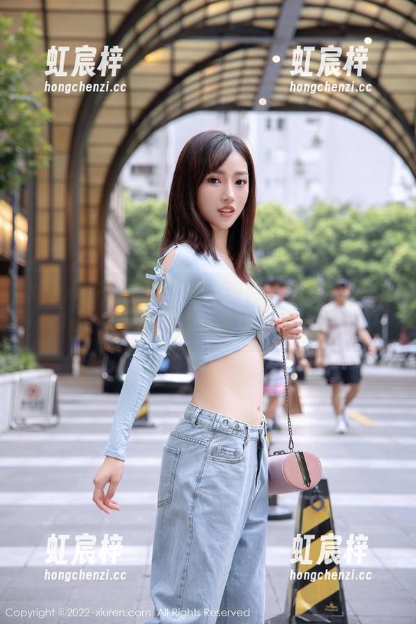 Xiuren秀人网 - 左右崇拜：伍晓丽Shirley的美脚写真为啥几乎让人失控