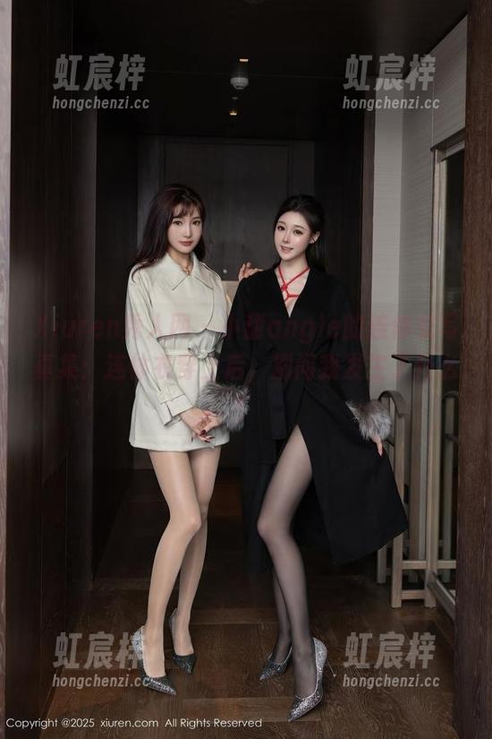 Xiuren秀人网 - 小甜angle的连体衣写真集：连体衣穿上后，别问我发生了什么！
