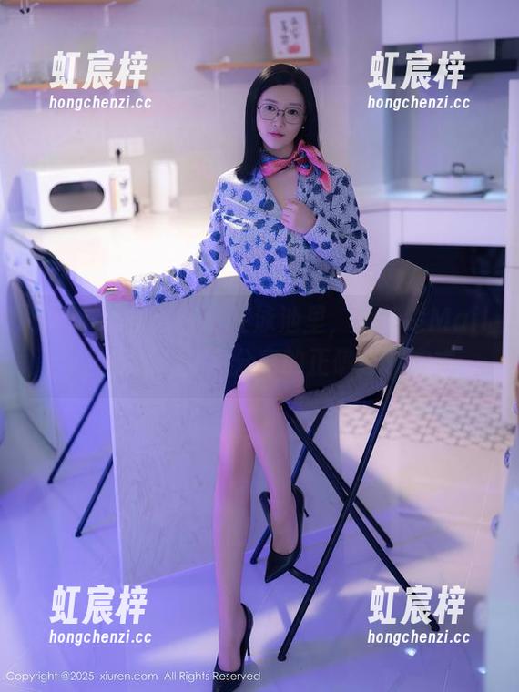 Xiuren秀人网-顾楚楚Maily Xiuren秀人网 - 在泳池里,顾楚楚Maily告诉你:图包分享的正确打开方式