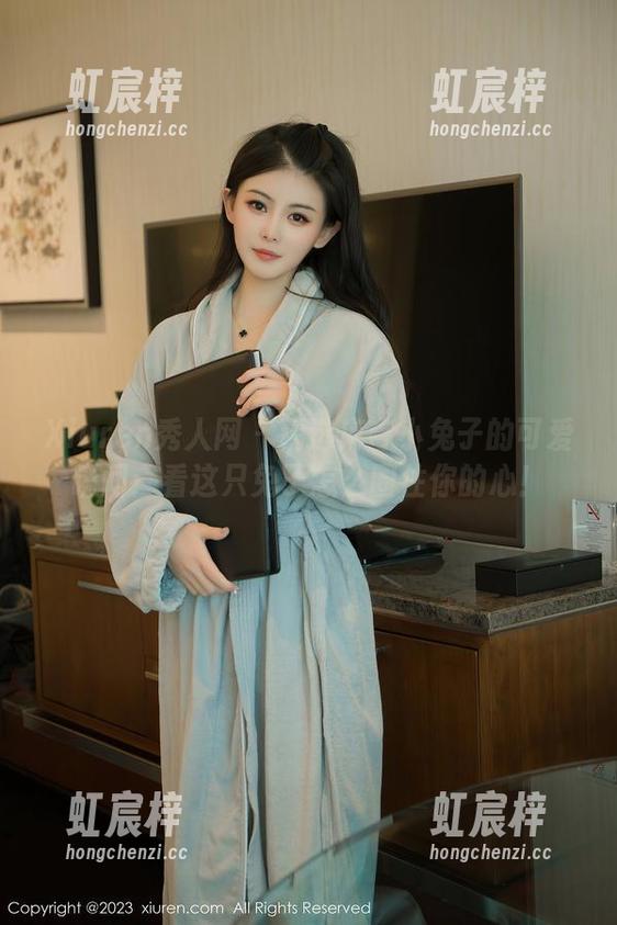 Xiuren秀人网 - 精选麻吉小兔子的可爱瞬间：看这只兔子怎么圈住你的心！