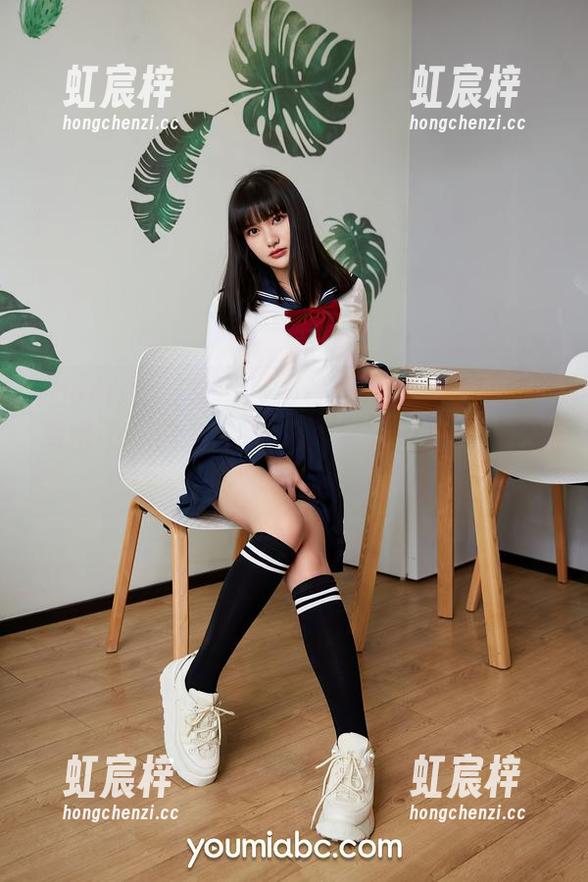 YouMi尤蜜荟 - 张雨萌的寂寞之夜：原图写错了！这分明是《孤独美食家》的写真集吧！