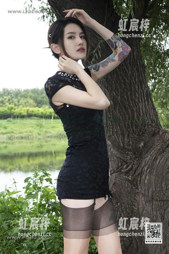 丽柜 - 甜甜的博文修女写真集：分享让人心跳的好奇心