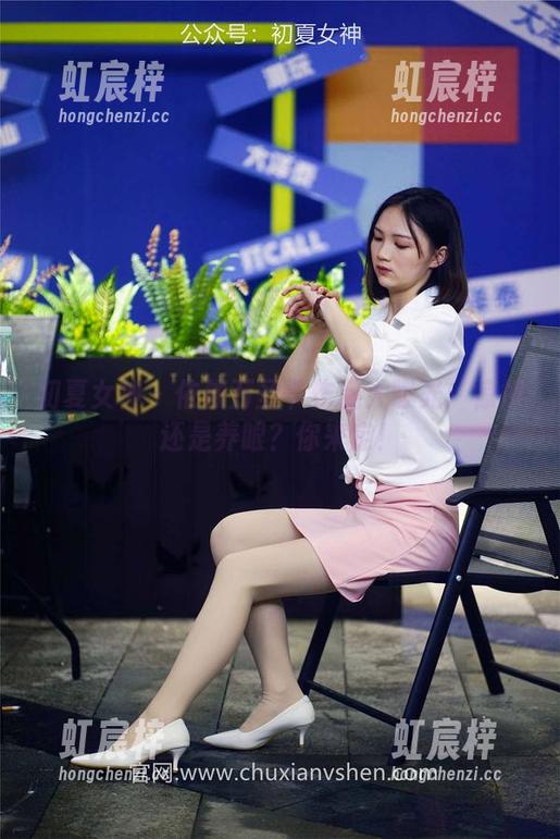 初夏女神-依依 初夏女神 - 依依万圣节作品大曝光:惊悚还是养眼?你来定!