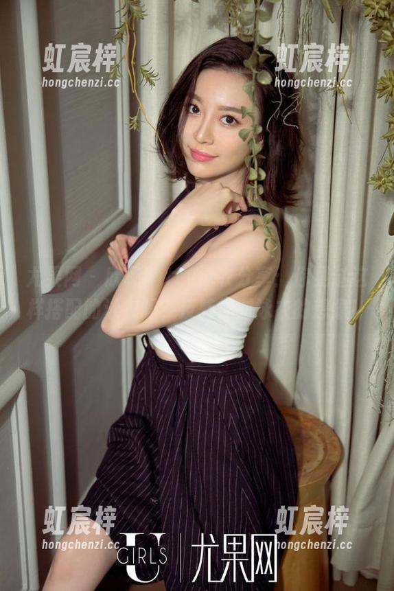 尤果网 - 欣杨Kitty泳衣分享：你见过这样搭配的泳衣吗？反转你对泳衣的想象！