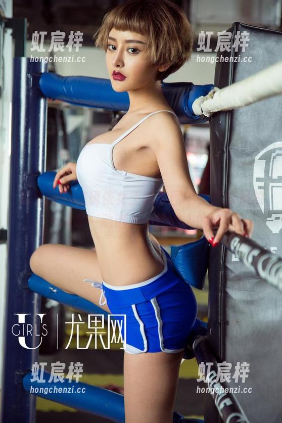 尤果网 - 在研依女王的套图中，想象她的一举一动都是一首动人的诗