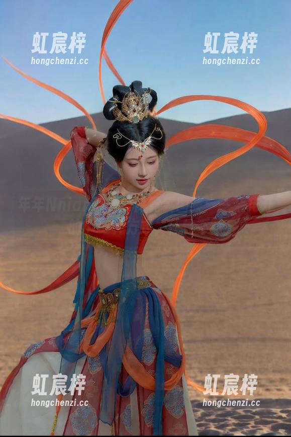 年年Nnian 年年Nnian带你云游霓裳图集:一朵花开的400种方式,任性不羁