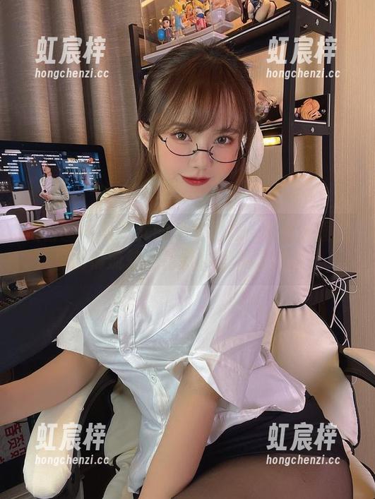 张思允 微密圈 - 张思允的礼服黑丝:在高清图库里悄悄流转的优雅,等你来捕捉。