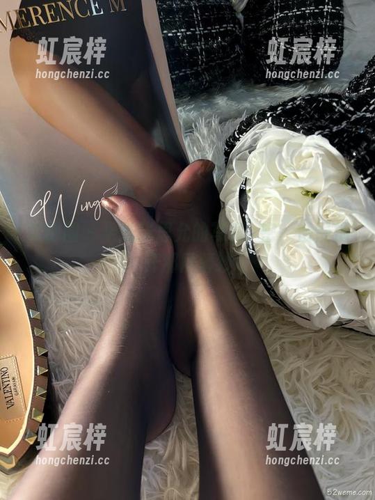 微密圈 - 学妹张思允的写真祕密，慢慢揭开那层薄纱