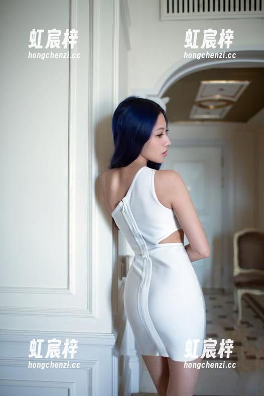 推女郎-王李丹尼 推女郎 - 王李丹尼的空姐写真集:更新中,看看这个空乘如何俘获我们的心!