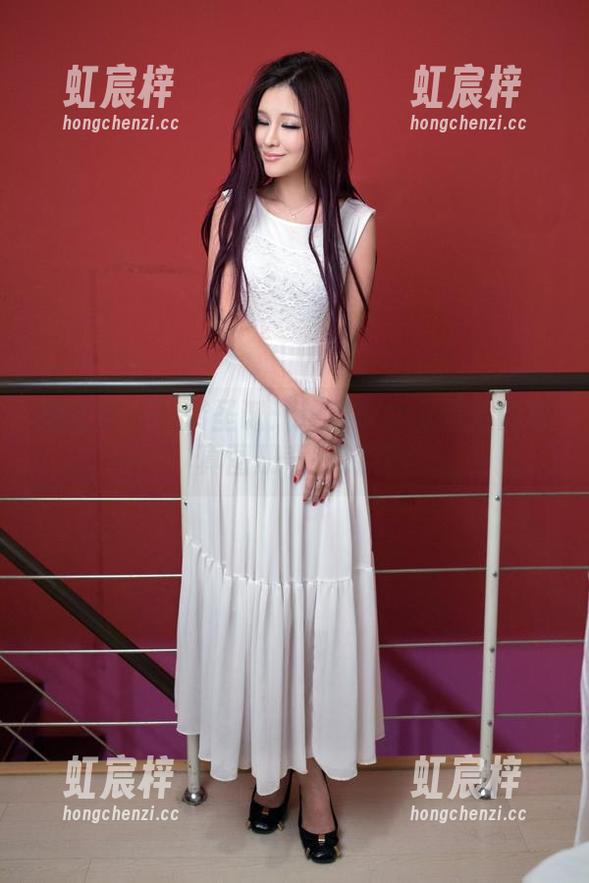 推女郎-连欣 推女郎 - 玩转圣诞:连欣带你走进她的写真图册奇妙旅程