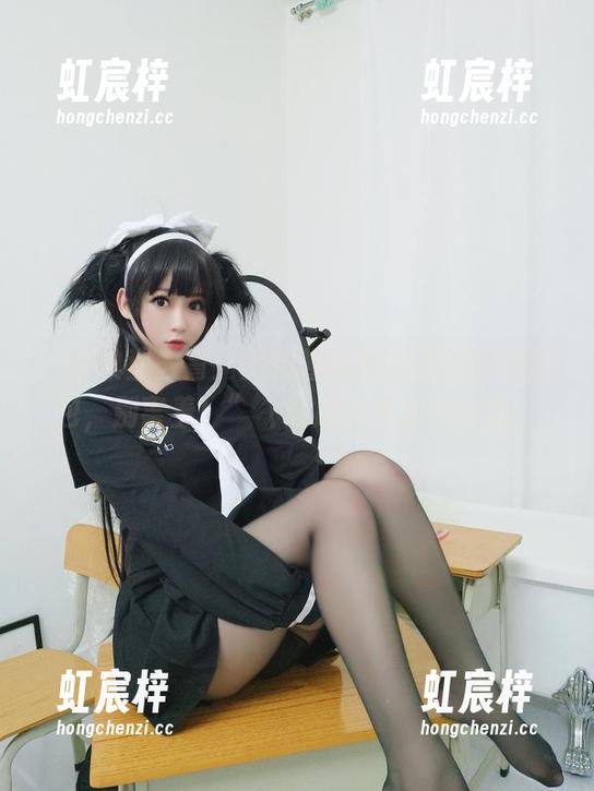 是依酱吖 “非典型教育:是依酱吖教室里的私拍图包,别害羞!”(鼓励大家放飞自我)
