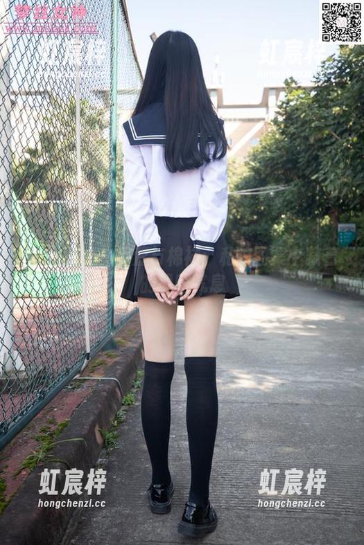 梦丝女神 - 香萱与棉袜：私拍图集中藏着的温暖气息