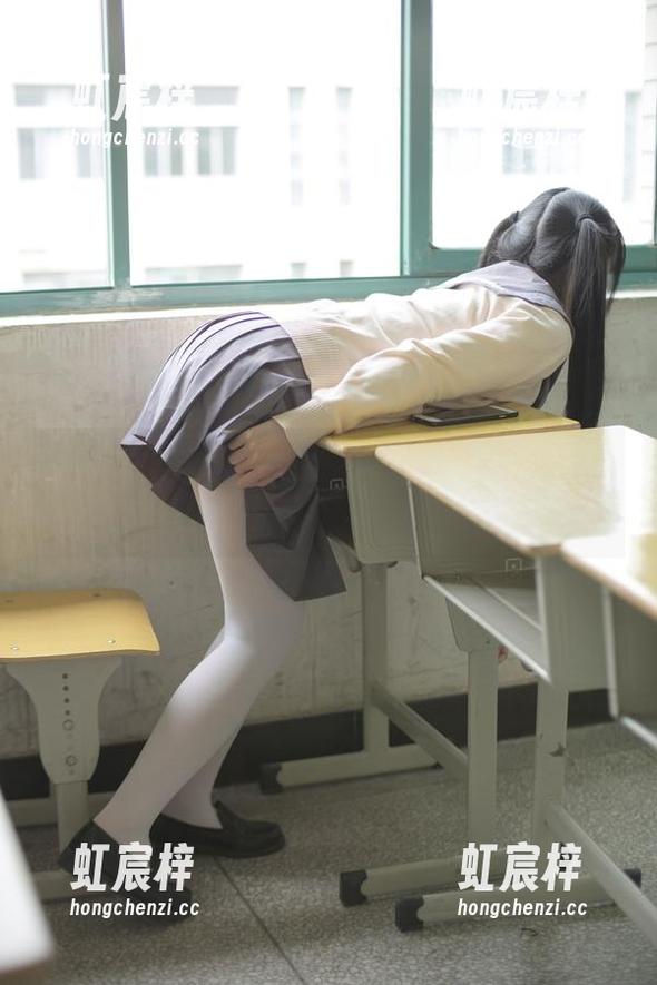 森萝财团-小奶糕Milky 森萝财团 - 小奶糕Milky的长腿写真,资源超值的诱惑,干脆来一发吧
