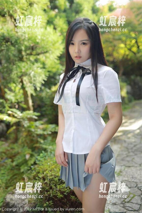 模范学院-伊小七MoMo 模范学院 - 短裙与魅力:伊小七MoMo写真集,让你感受什么叫‘夏日诱惑’!