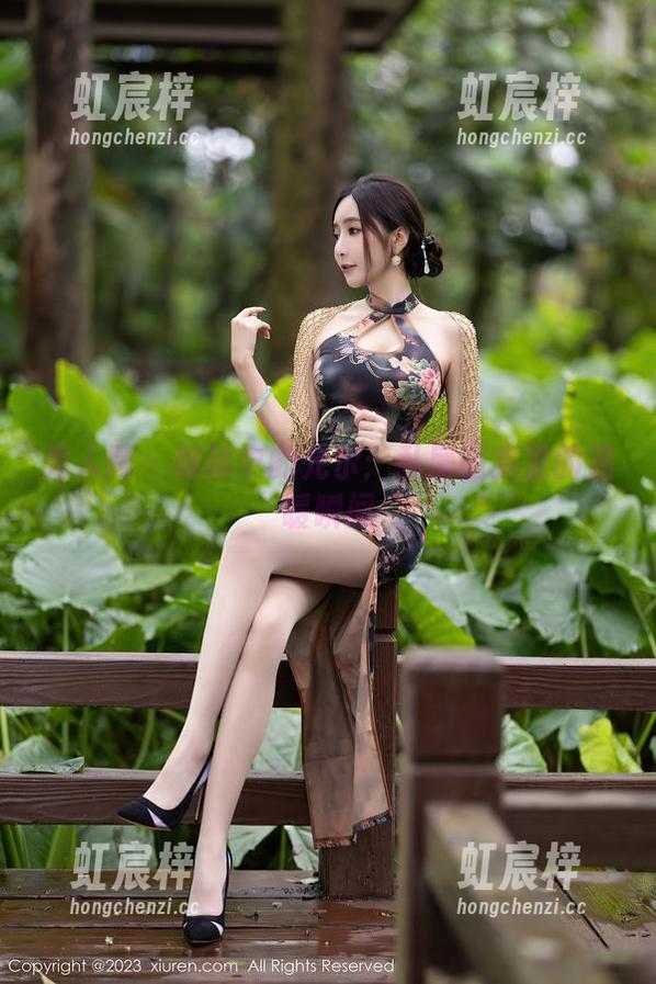 秀人网-允尔 秀人网 - 棉袜中的允尔:私房图集里的温暖瞬间