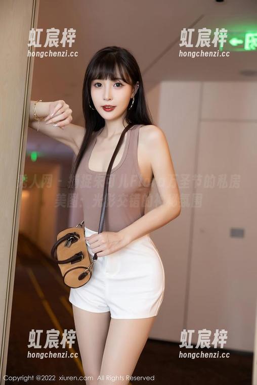 秀人网 - 捕捉朱可儿Flora万圣节的私房美图：光影交错的神秘氛围
