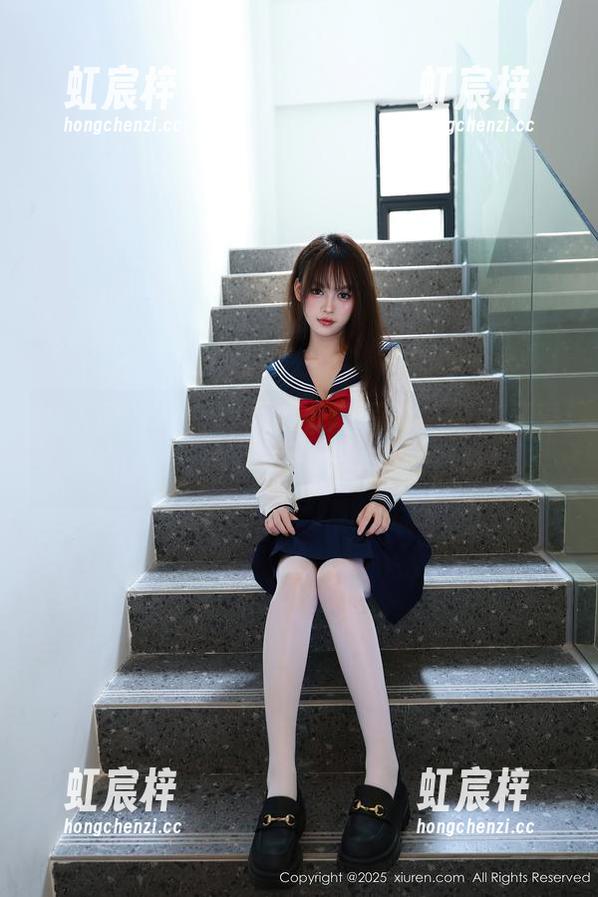 秀人网 - 程程程的办公室写真，细腻又真实的美，势必要下载一份给自己！