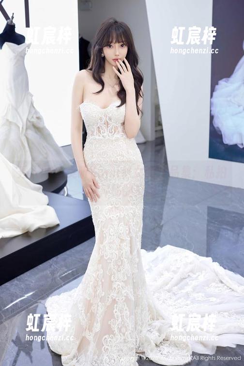 秀人网 - 美昕Yumi修女的作品集：私拍与神秘的交融