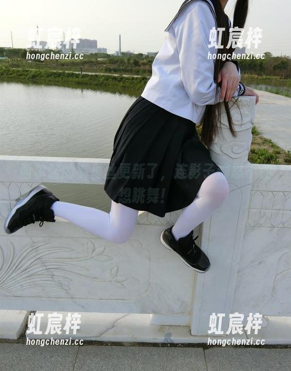 西尔酱的裤里丝更新了，连影子都忍不住想跳舞！