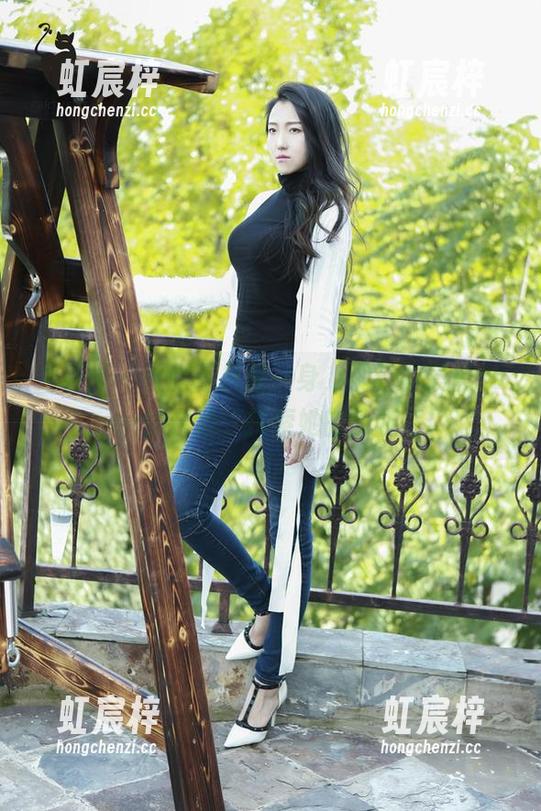 轰趴猫 - 校服不只是一身，观看杨晨晨sugar的合集，探索她的多面性！