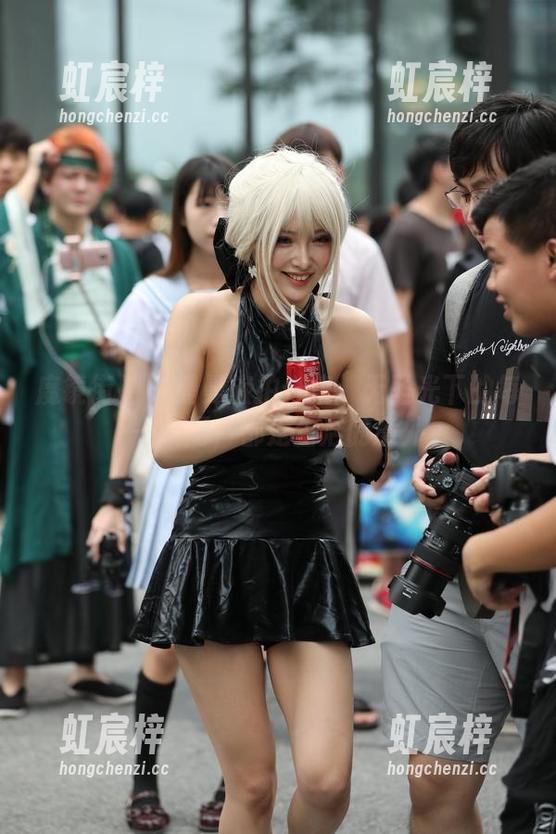 魔镜街拍 - 曼曼旅拍合集：无圣光下的每一瞬间，都是生活的意外